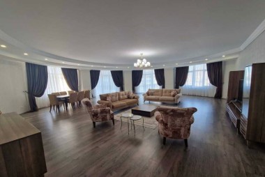 Spacious 4 Bedroom Apartment – White City