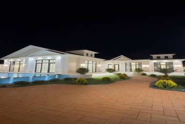 Spacious 4 Bedroom Villa – Shuvelan